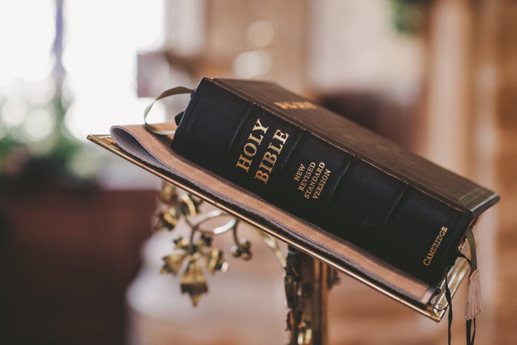 Learn how social media and Christianity Bible principles guide time management, helping you stay focused, balanced, and spiritually strong.